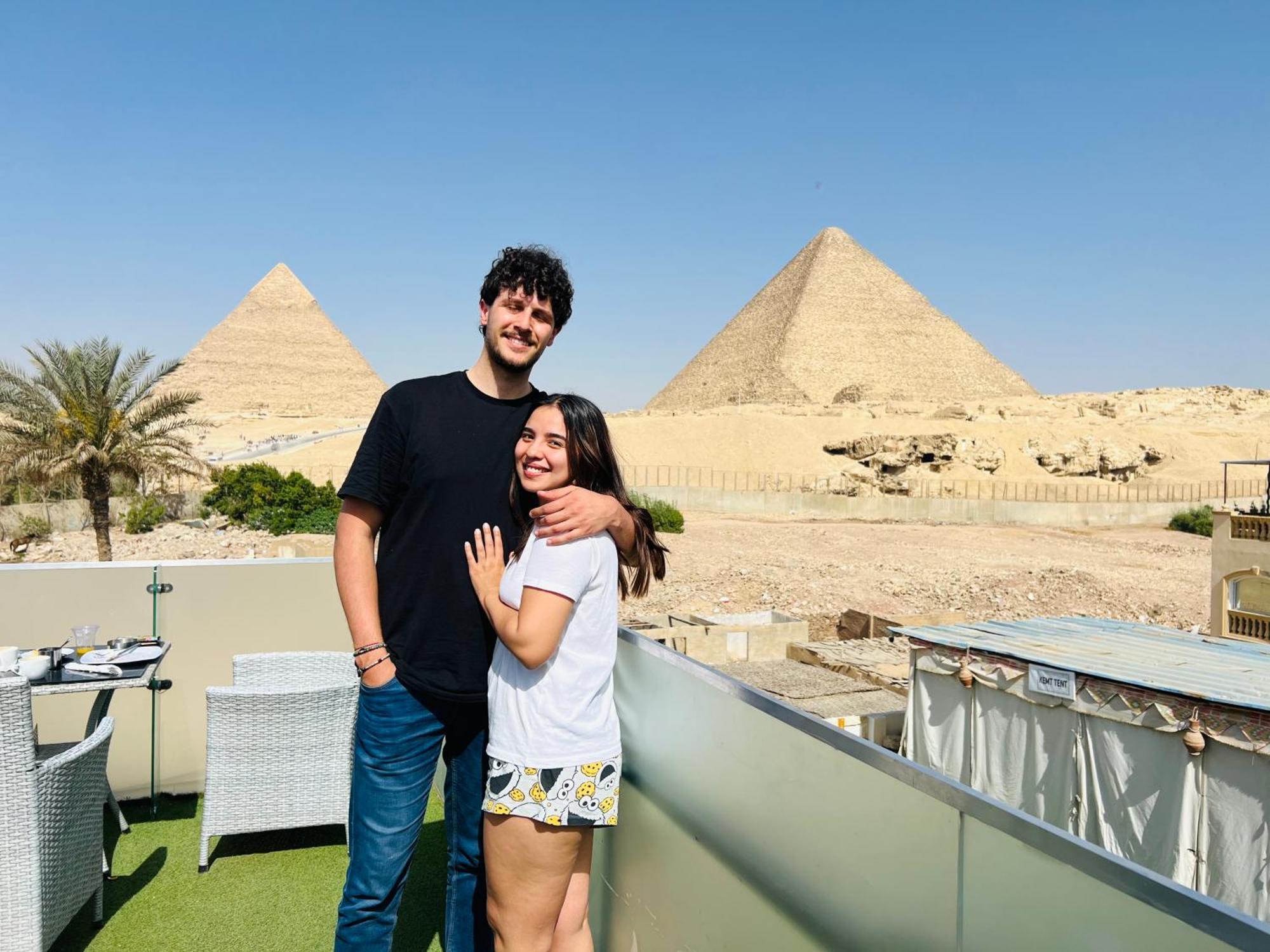 Blue Scarab Pyramids View Hotel Kairo Bagian luar foto